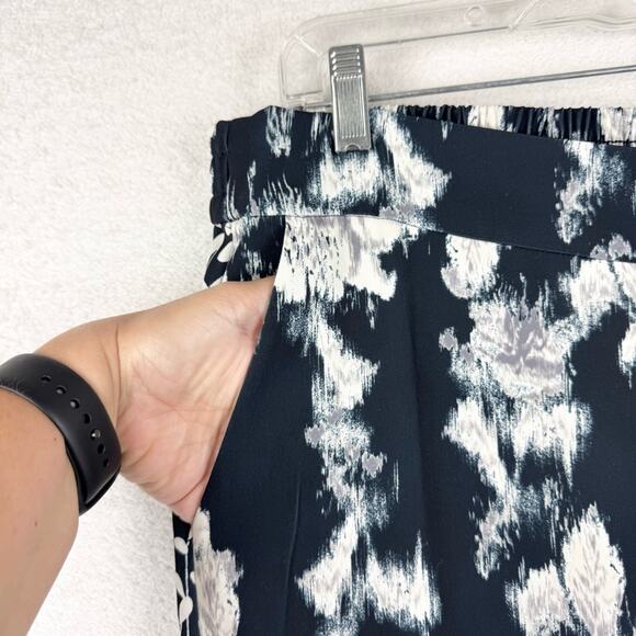 Natori Tie-Dye Floral Fluid Crepe Pull On Pants Black/White/Grey Sz XL Cocktail - Picture 8 of 16